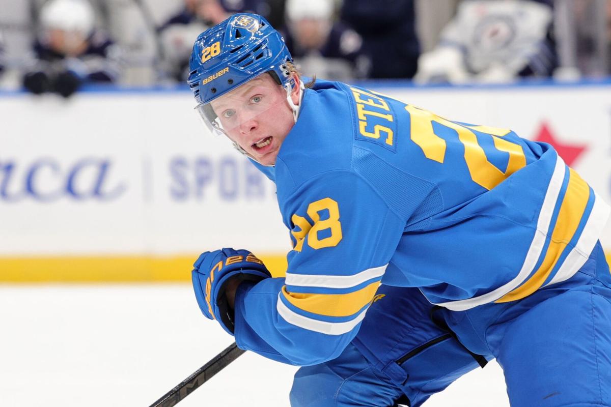 St. Louis Blues host the Winnipeg Jets at Enterprise Center